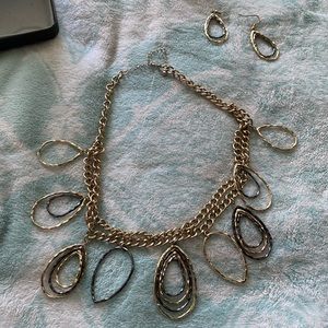 Black & Gold Earring / Necklace Set